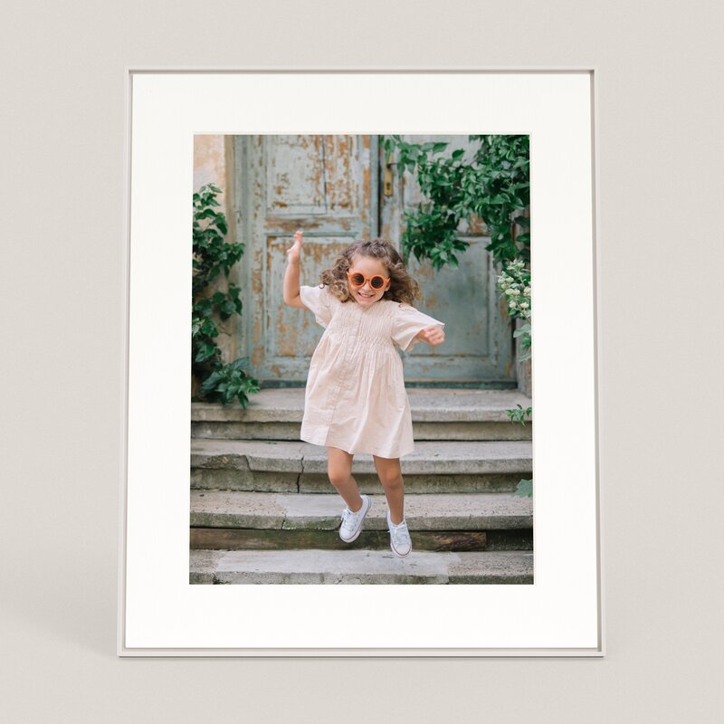 Select image: Image 0 of Aura Walden 15" HD Frame