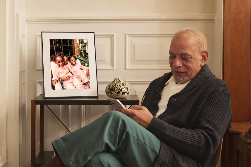 Gifting Step 3: Personalize frame within app