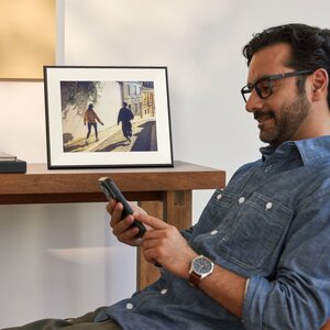 Select thumbnail: Image 4 of Aura Ink 13” E Ink Digital Frame