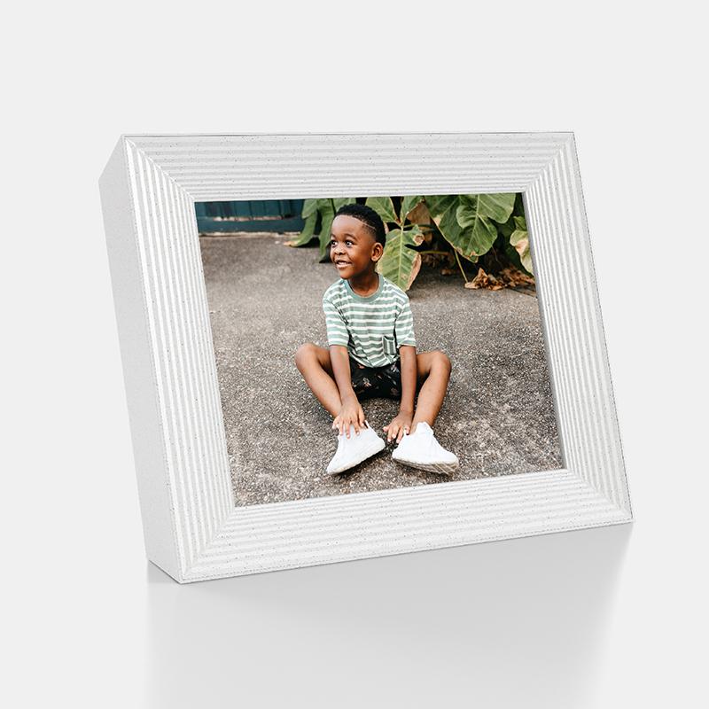  Aura Smith WiFi Digital Picture Frame, The Best Digital Frame  for Gifting, Send Photos from Your Phone, 2K Display, Quick, Easy Setup  in Aura App